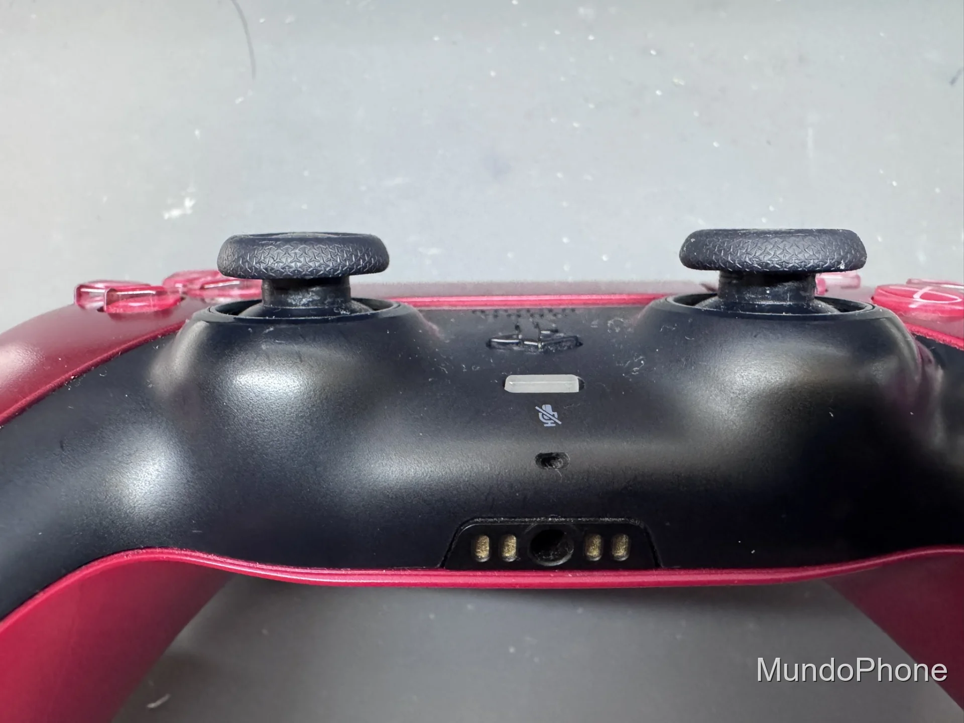 Antes - Mando PS5 Rojo, Cambio de joysticks magnéticos efecto Hall